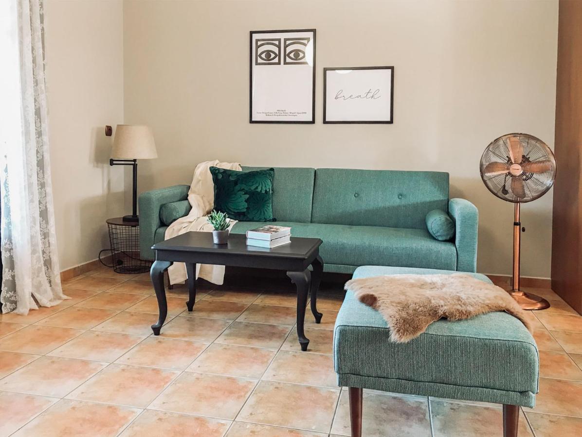 Agrilia Maison Razata Bagian luar foto