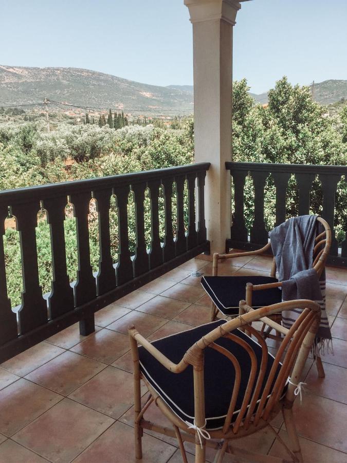 Agrilia Maison Razata Bagian luar foto